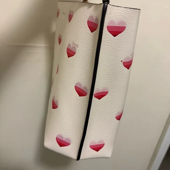 Coach Limited Edition Mollie Bucket Bag With Stripe Heart Print - Picture 11 of 15